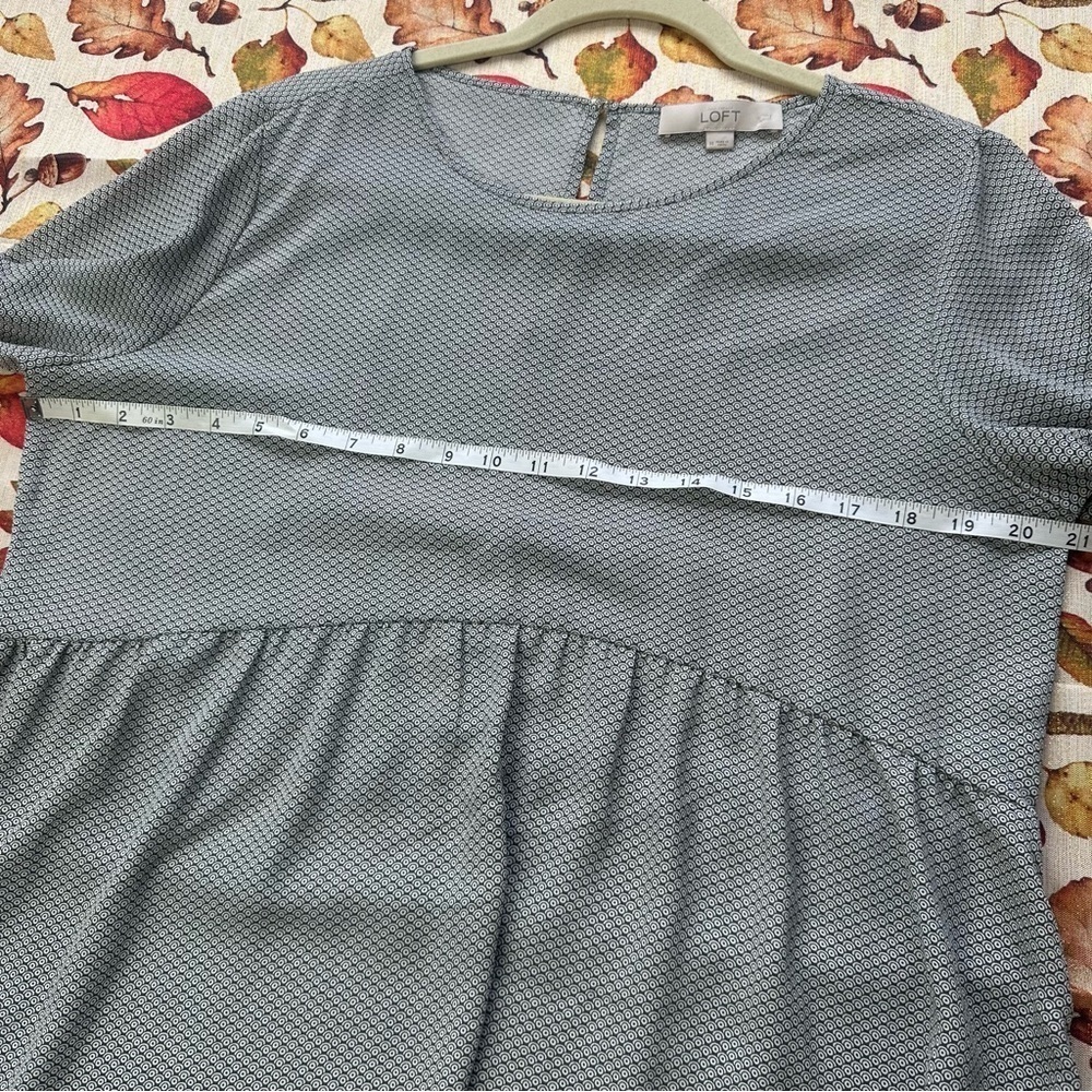 Loft Women's Bell Sleeve Gray/White Flowy Oversized Boho Top Hi Lo - Medium M - Picture 4 of 8